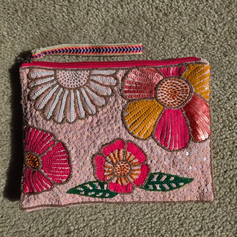 NWOT America & Beyond Summer Garden Sequin Beaded Clutch Wristlet Zippered Pouch - Picture 2 of 6